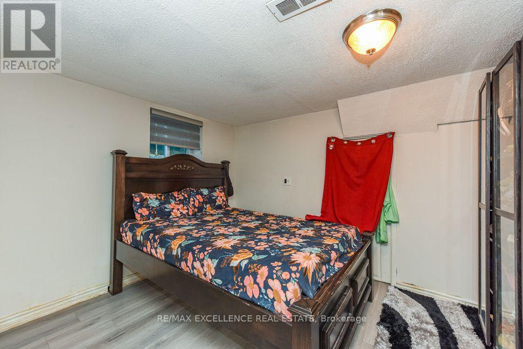 7150 Minotola Avenue, Mississauga, ON