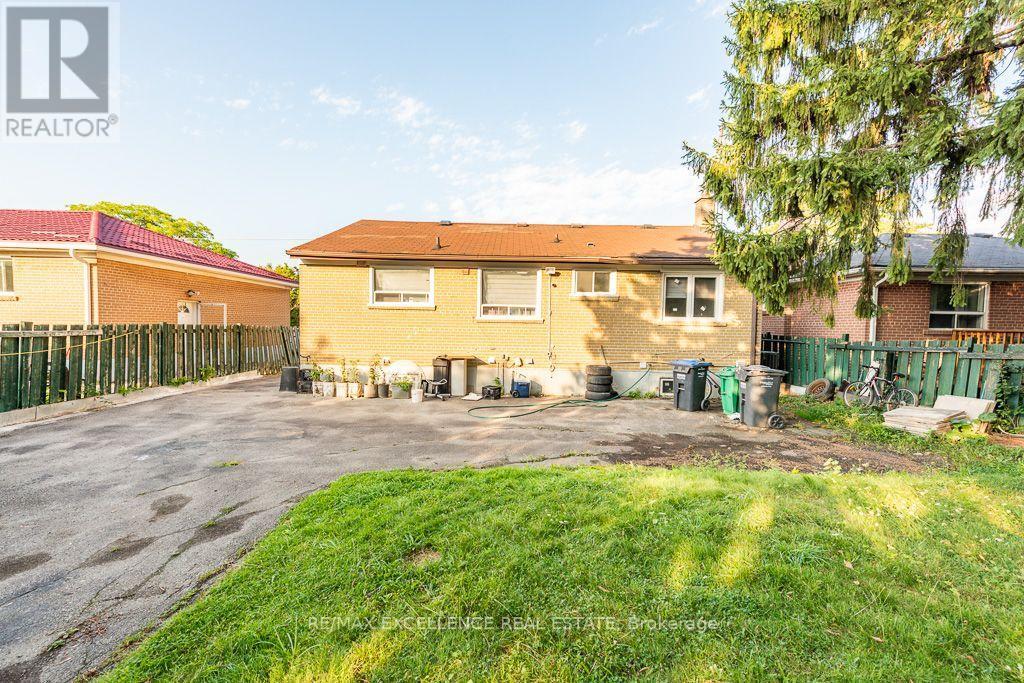 7150 Minotola Avenue, Mississauga, ON