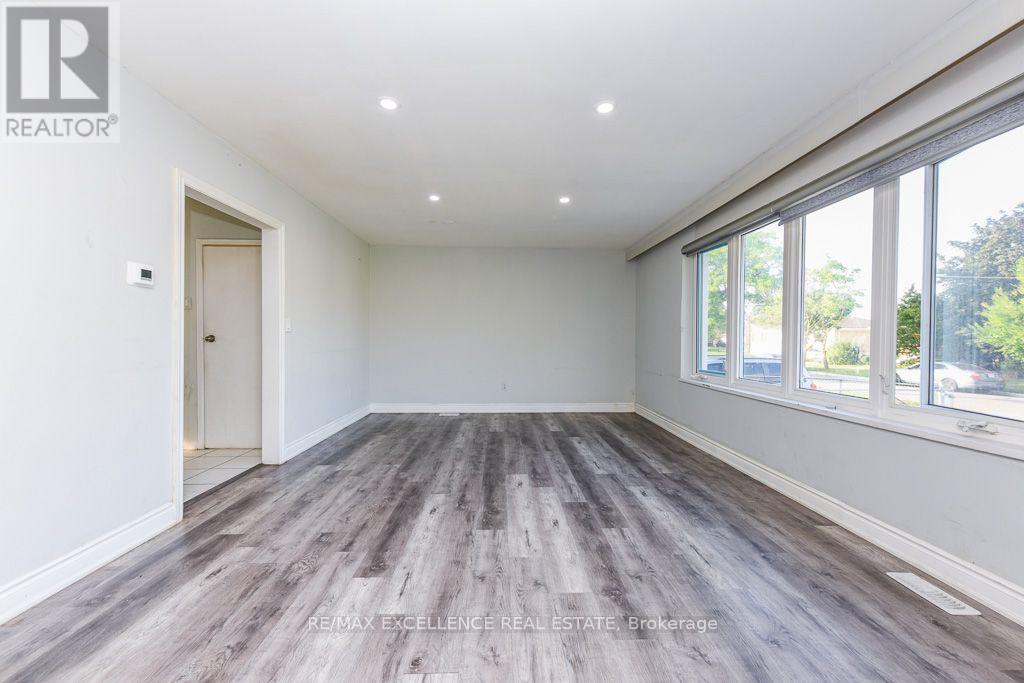 7150 Minotola Avenue, Mississauga, ON
