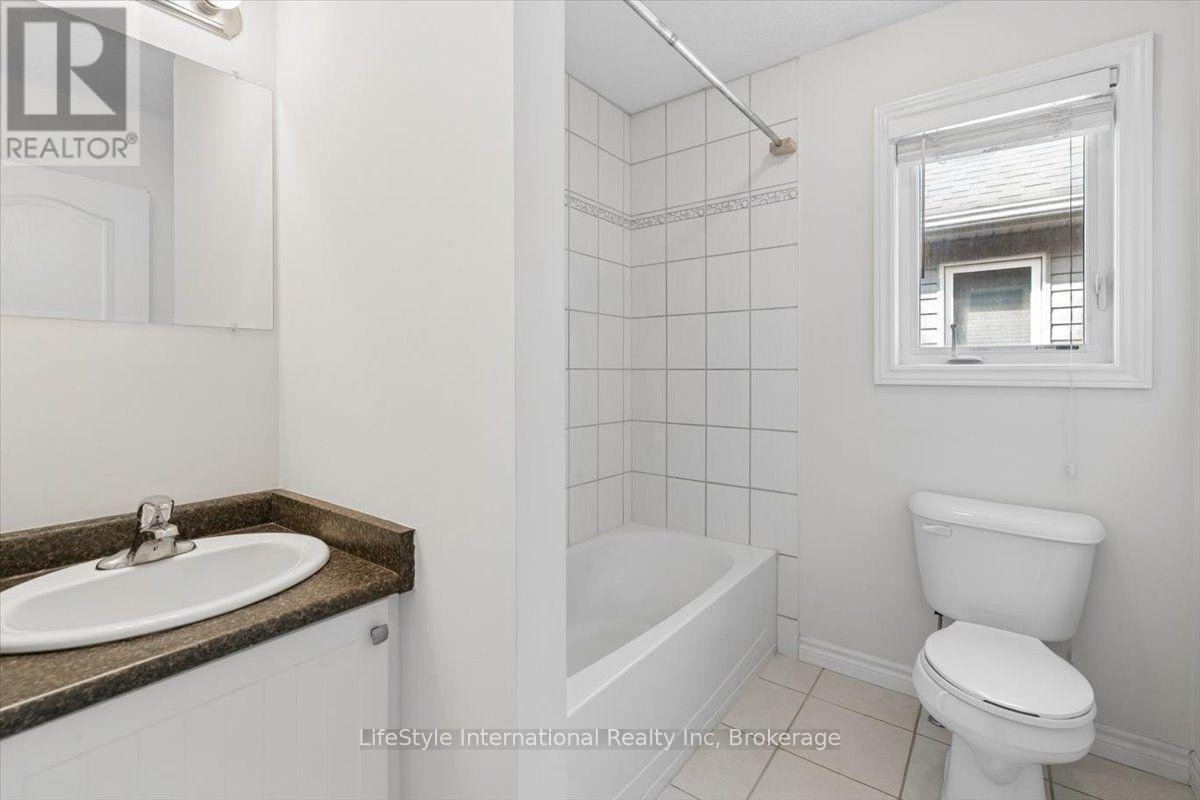 242 Moorlands Crescent, Kitchener, ON