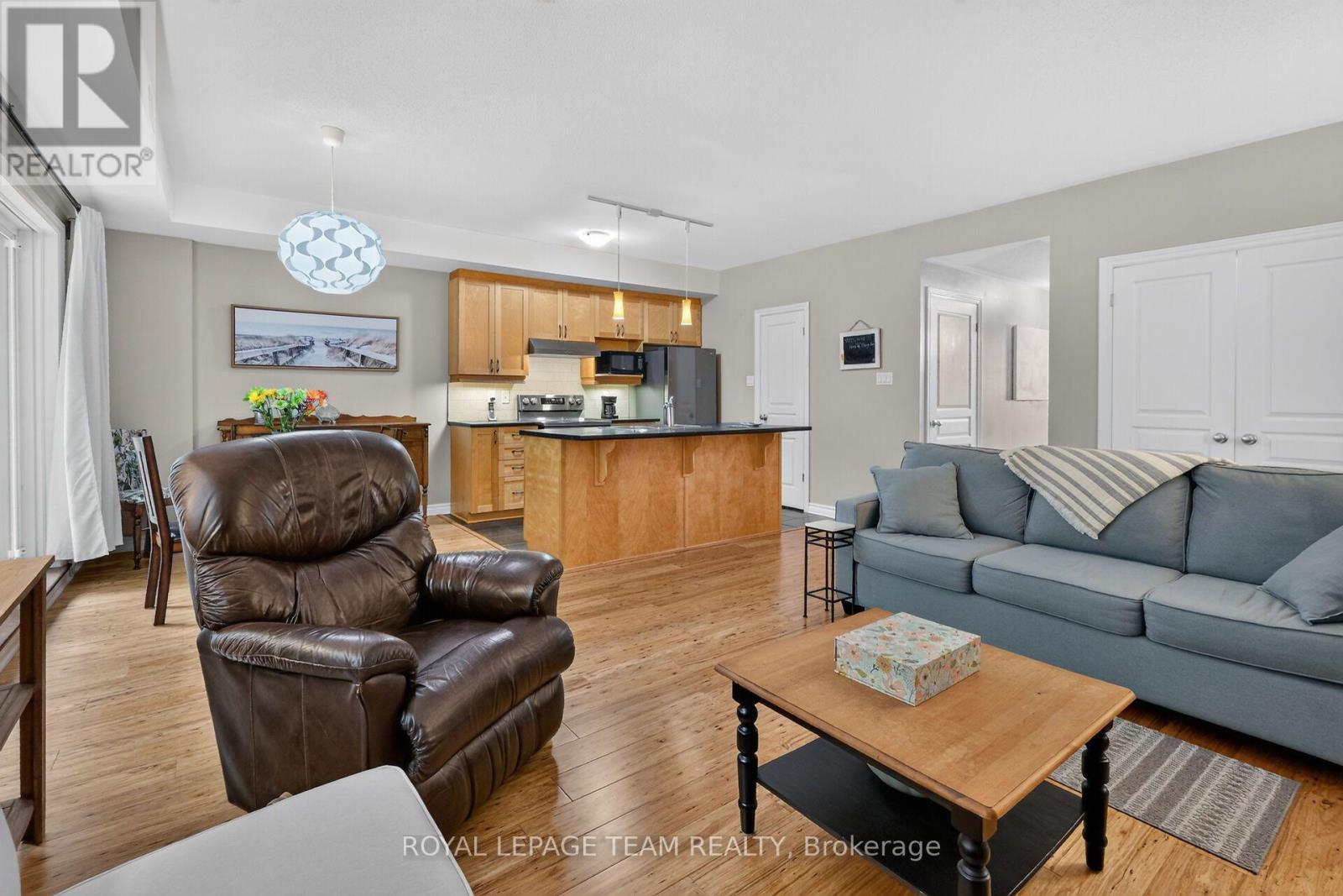 Seamless flow t/out the open concept living space. - B - 1004 Beryl Private, Ottawa, ON