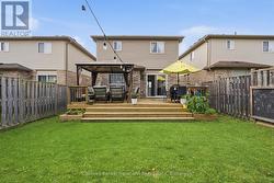 Large yard & Deck - 