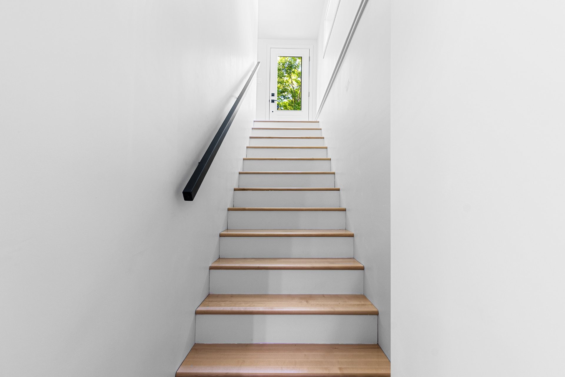Staircase - 26 Rue Des Ormeaux, Saint-André-D'Argenteuil, QC