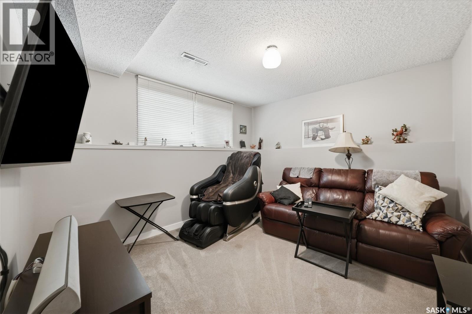 258 East Place, Saskatoon, SK