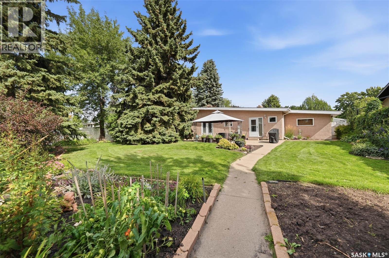 258 East Place, Saskatoon, SK