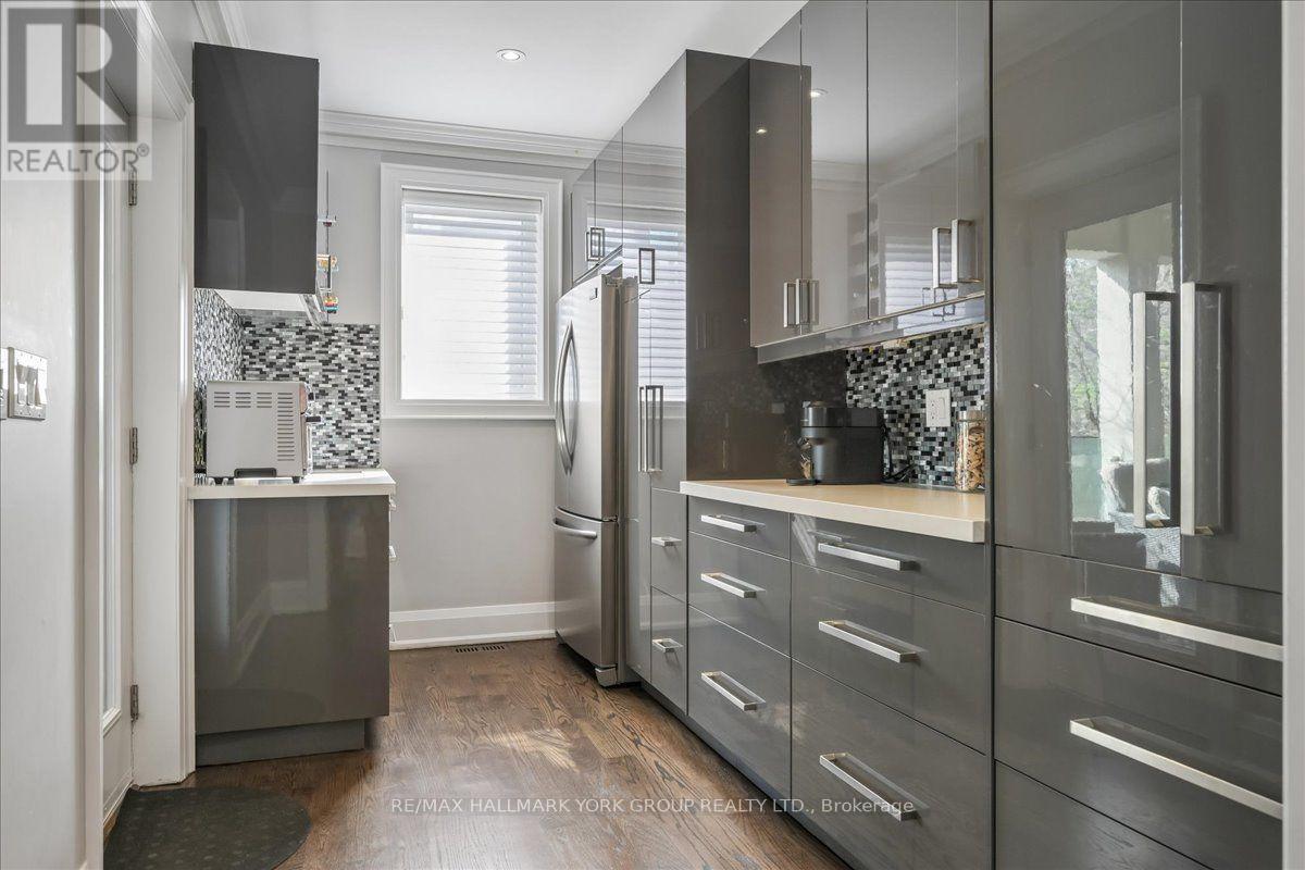 20 Ealing Drive, Toronto, ON