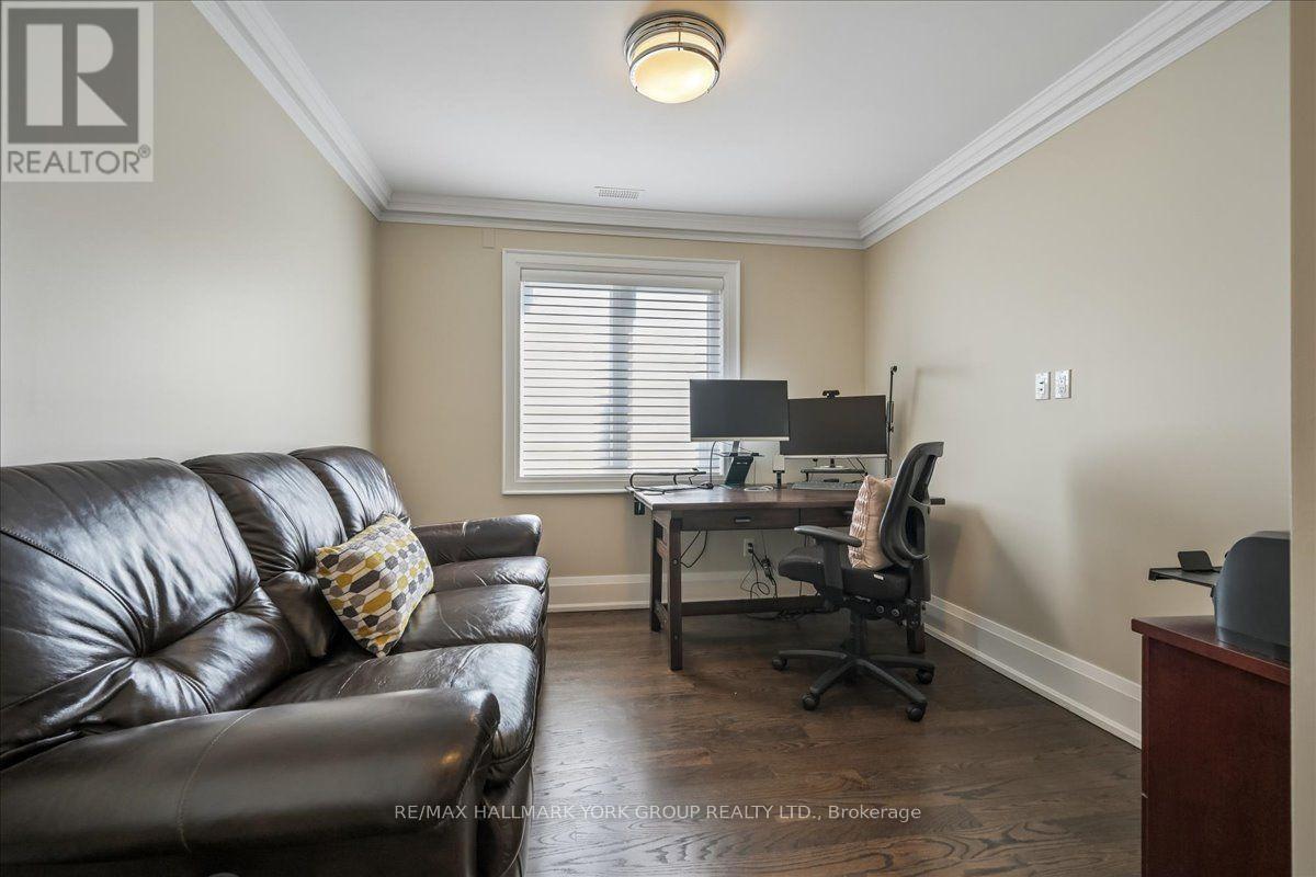 20 Ealing Drive, Toronto, ON