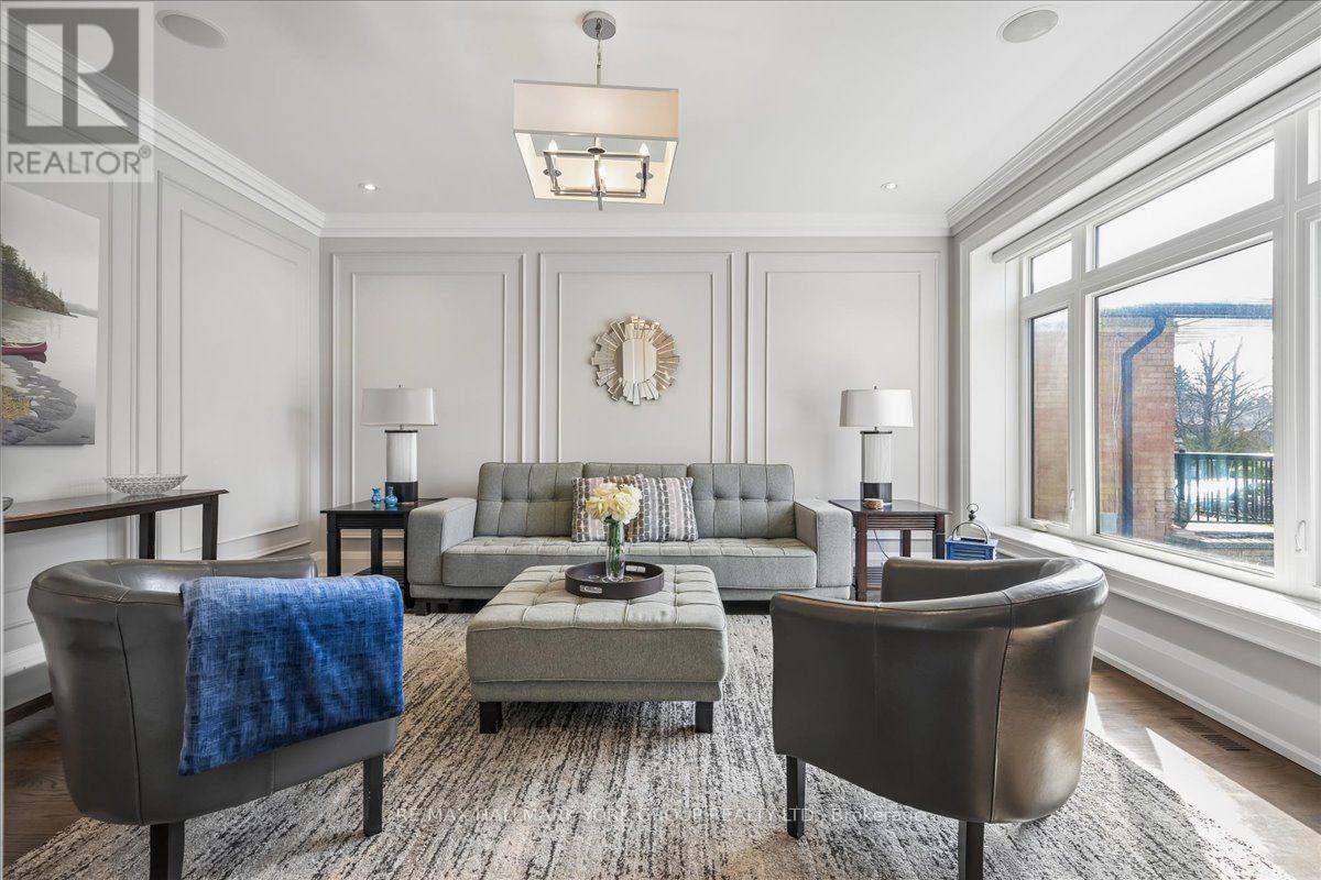 20 Ealing Drive, Toronto, ON