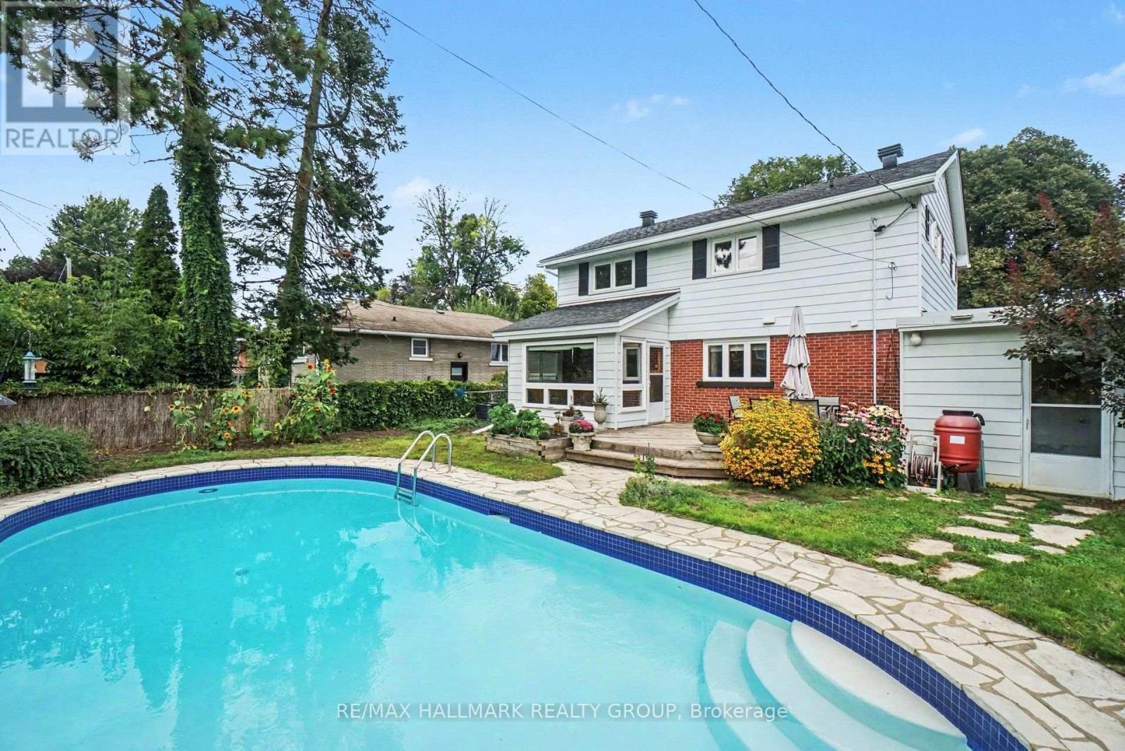 1236 Amesbrooke Drive, Ottawa, ON