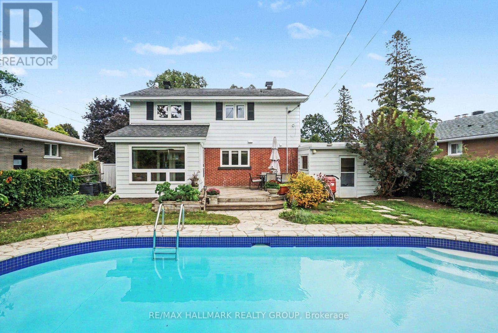 1236 Amesbrooke Drive, Ottawa, ON