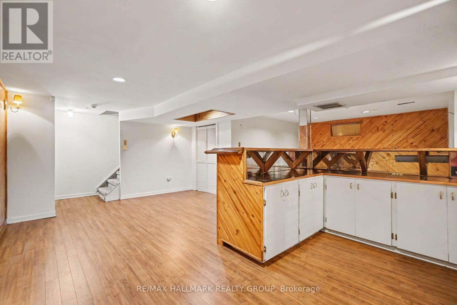 1236 Amesbrooke Drive, Ottawa, ON