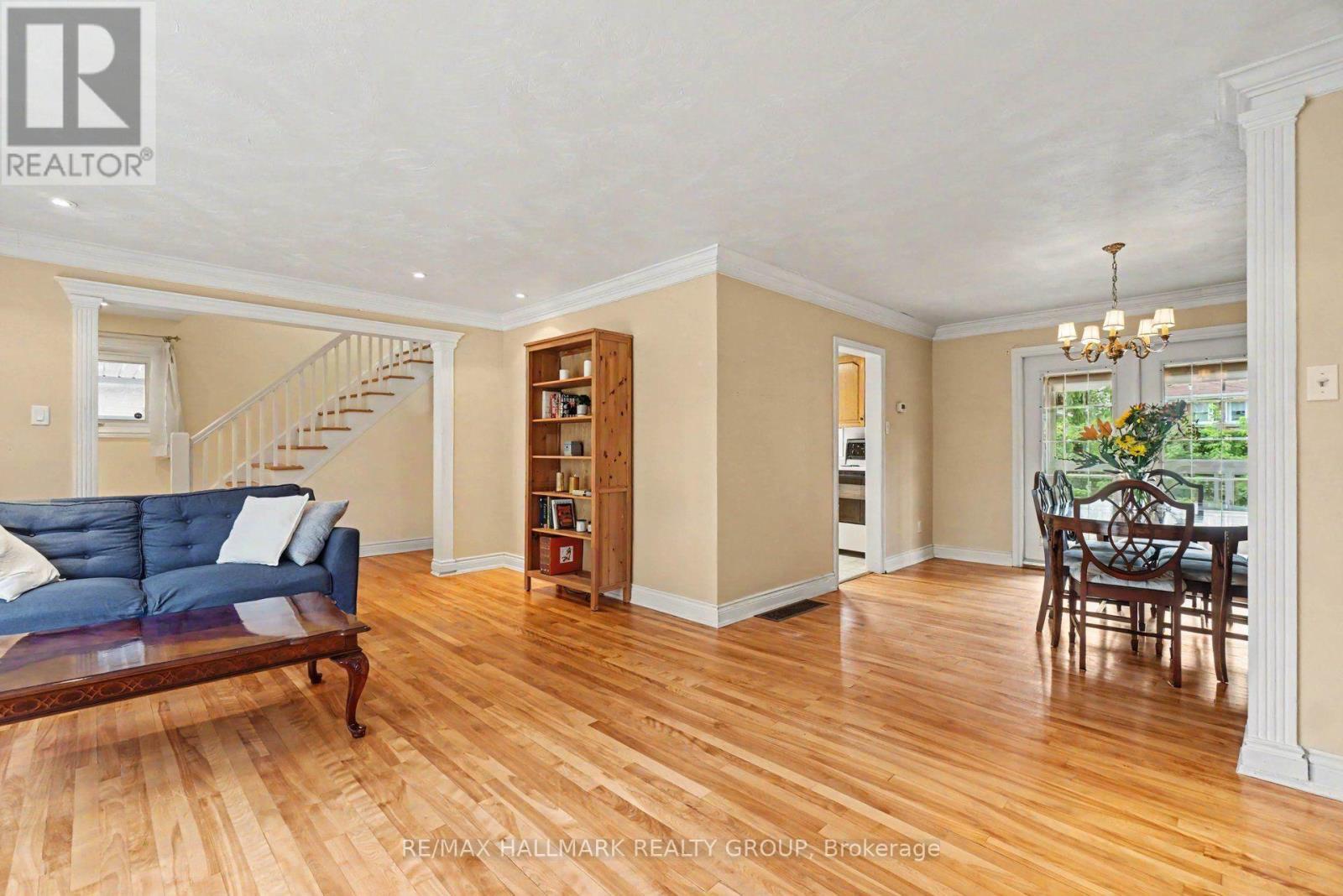 1236 Amesbrooke Drive, Ottawa, ON