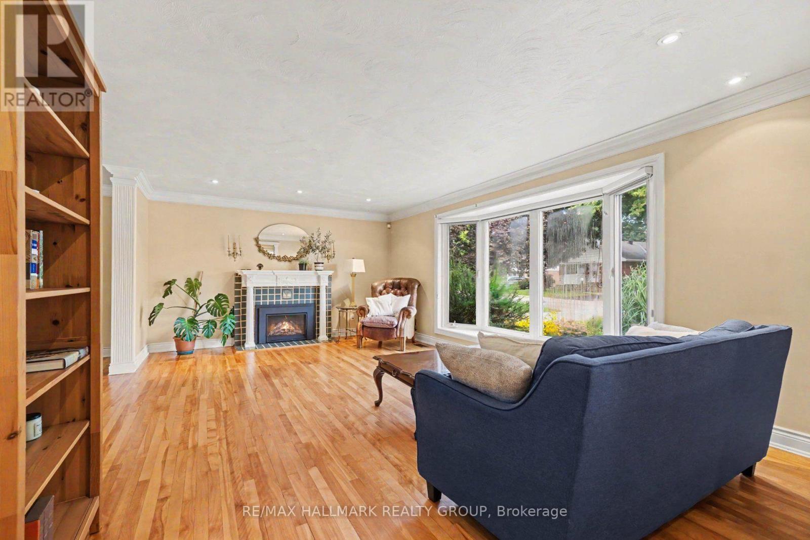 1236 Amesbrooke Drive, Ottawa, ON