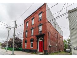 112 Queen ST Saint John, NB E2L 1S4