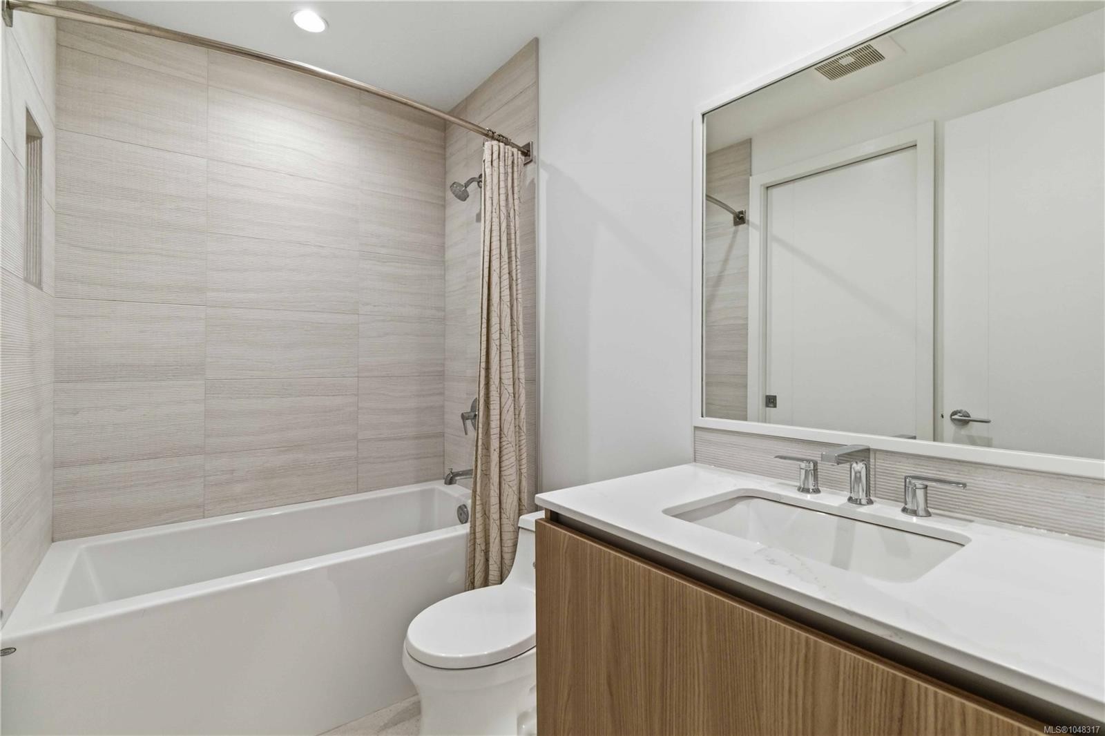 #1013-2000 Hannington Rd, Langford, BC