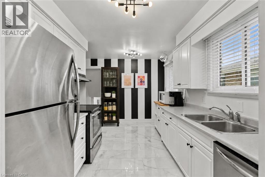 7 Ameer Drive, St. Catharines, ON