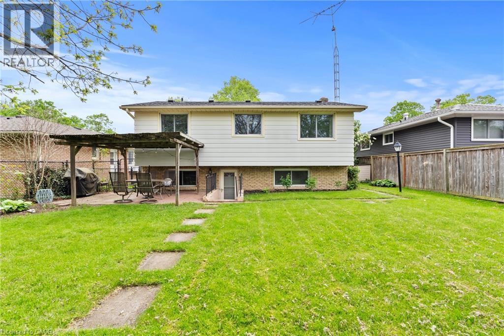 7 Ameer Drive, St. Catharines, ON