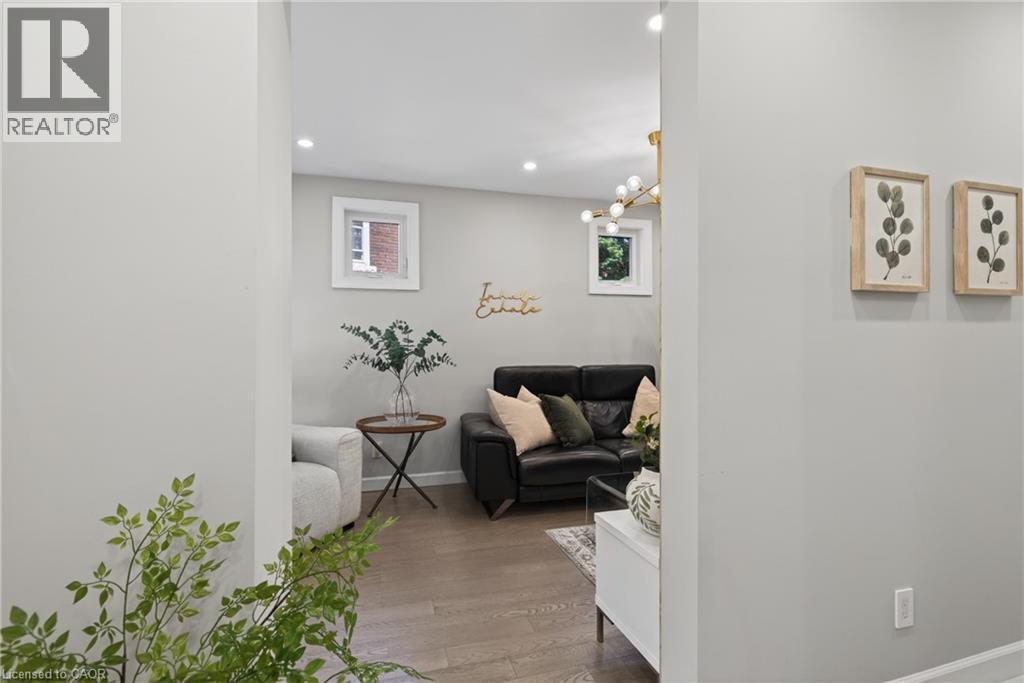 273 Stinson Crescent, Hamilton, ON