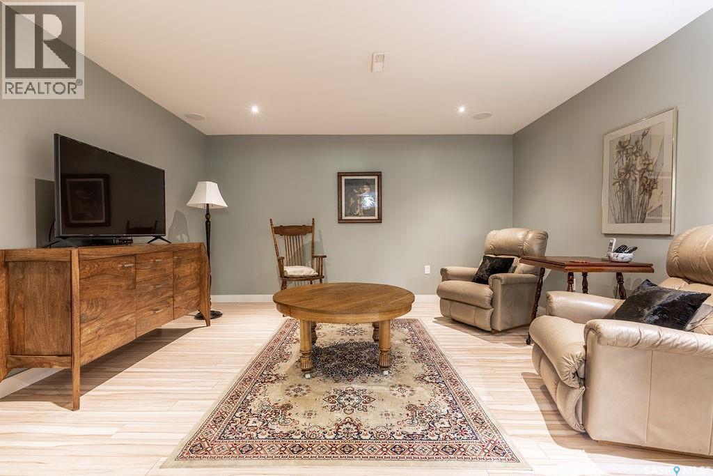 519 Shepherd Crescent, Saskatoon, SK