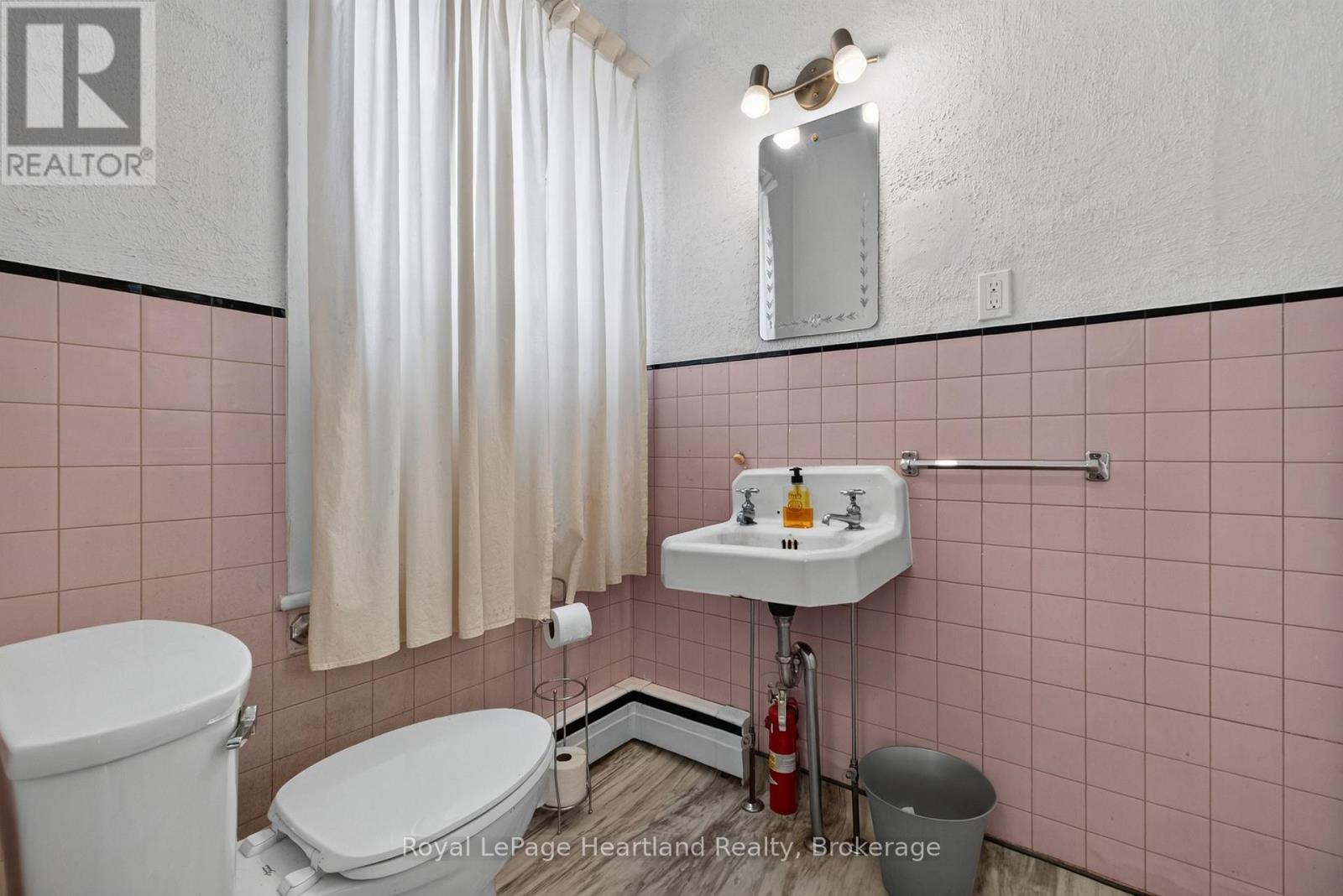 18 Nelson Street E, Goderich (Goderich (Town)), ON