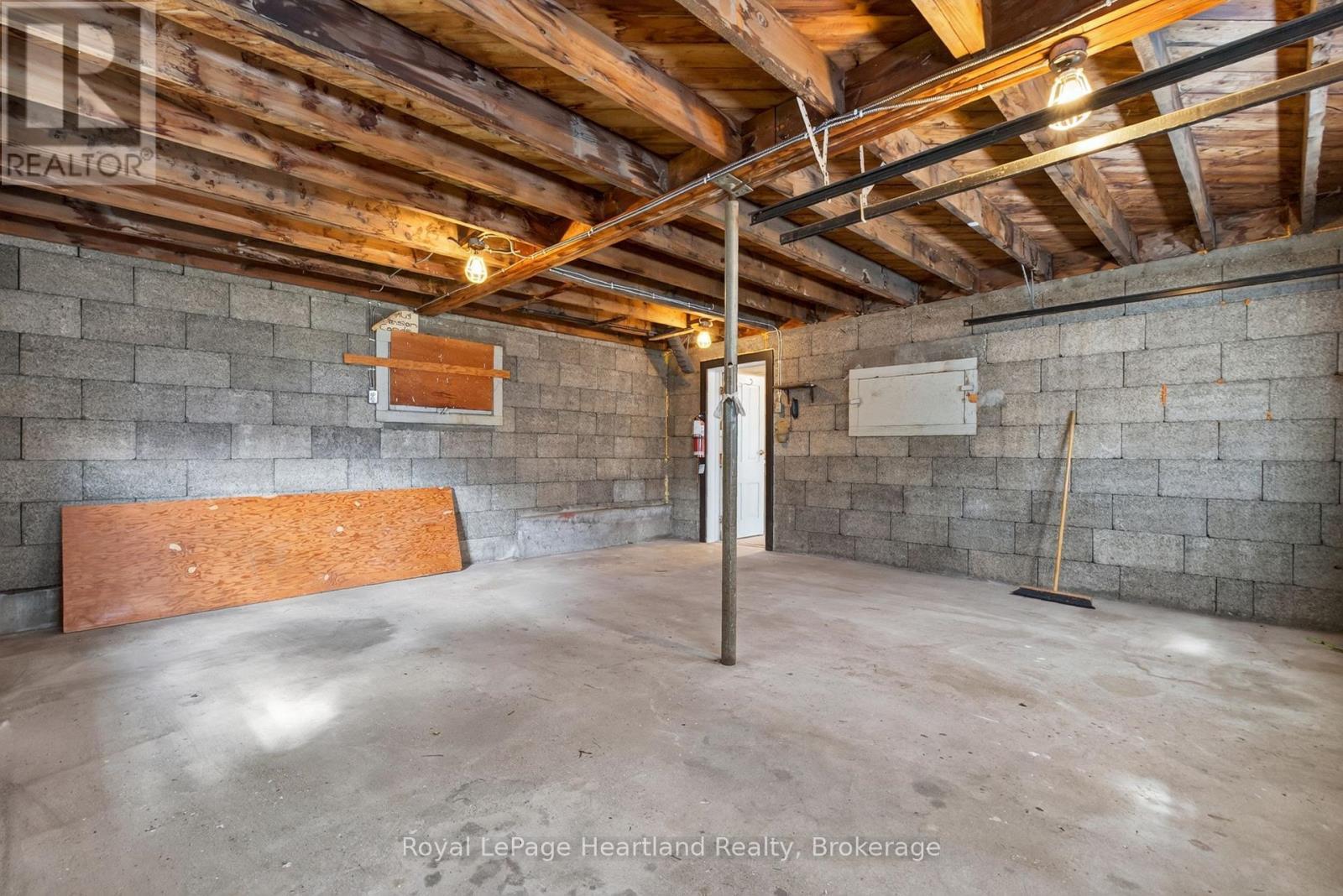 18 Nelson Street E, Goderich (Goderich (Town)), ON
