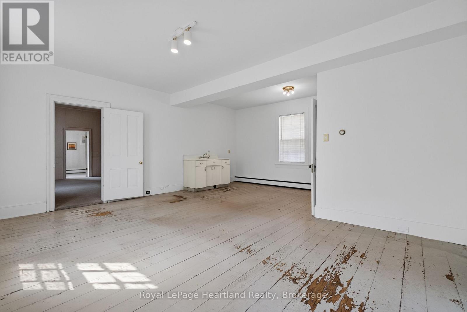 18 Nelson Street E, Goderich (Goderich (Town)), ON