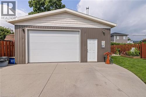 ROOM FOR 4 SMALL CARS  (SMART CAR) - 625 Tate Avenue, Hamilton, ON 