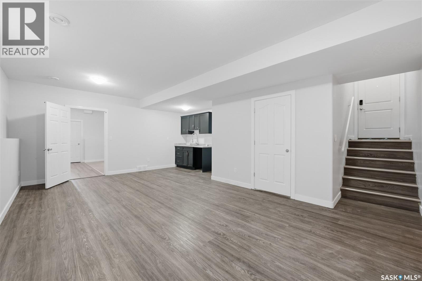 239 Bentley Court, Saskatoon, SK