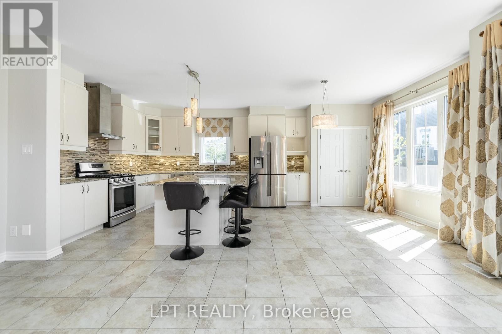 67 Bristling Crescent, Ottawa, ON