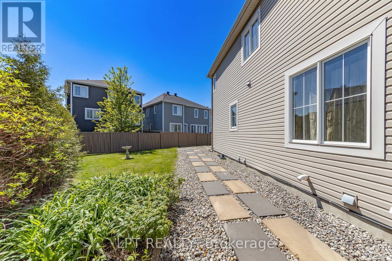 67 Bristling Crescent, Ottawa, ON
