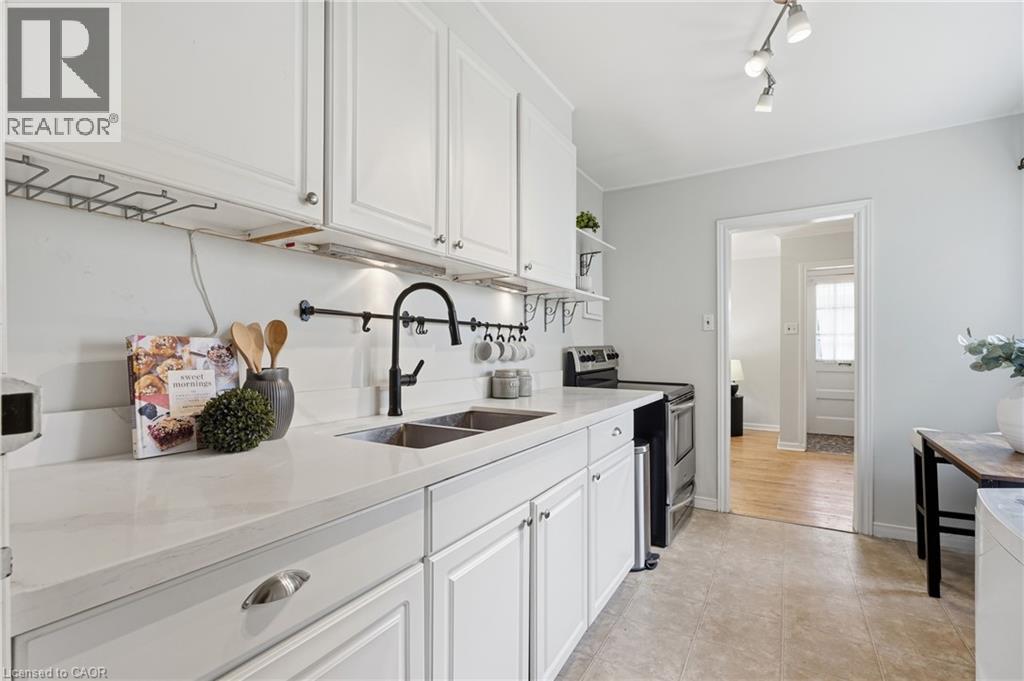 132 Spadina Road E, Kitchener, ON