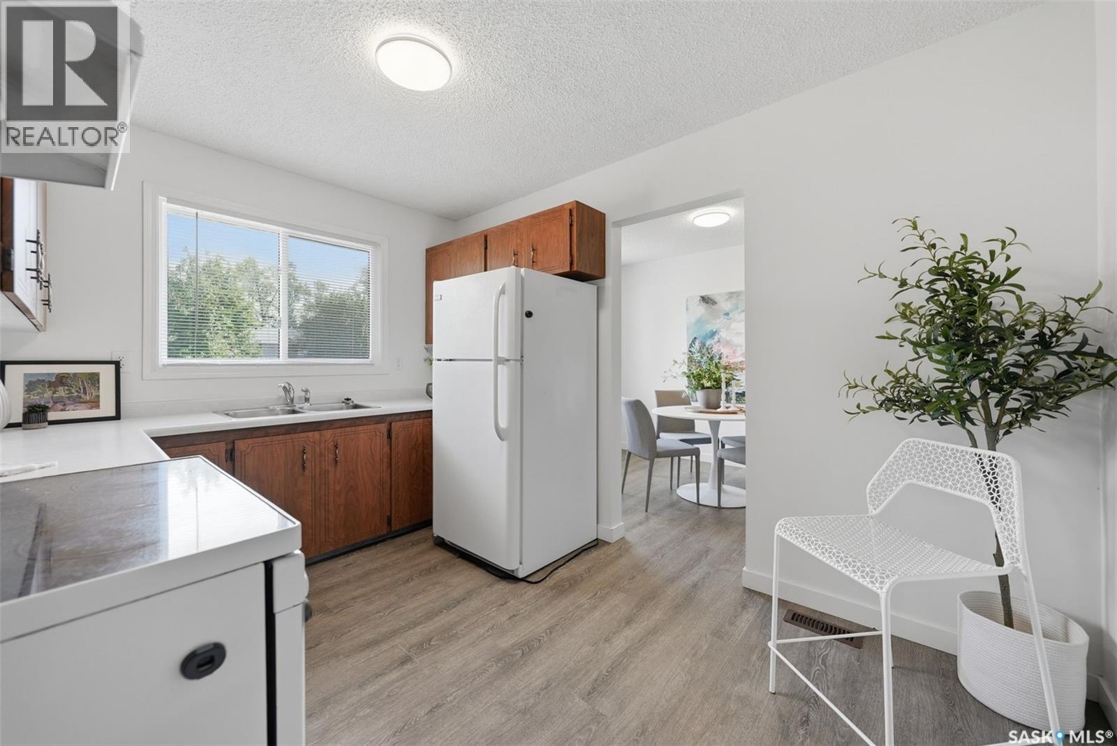 814 Steeves Avenue, Saskatoon, SK