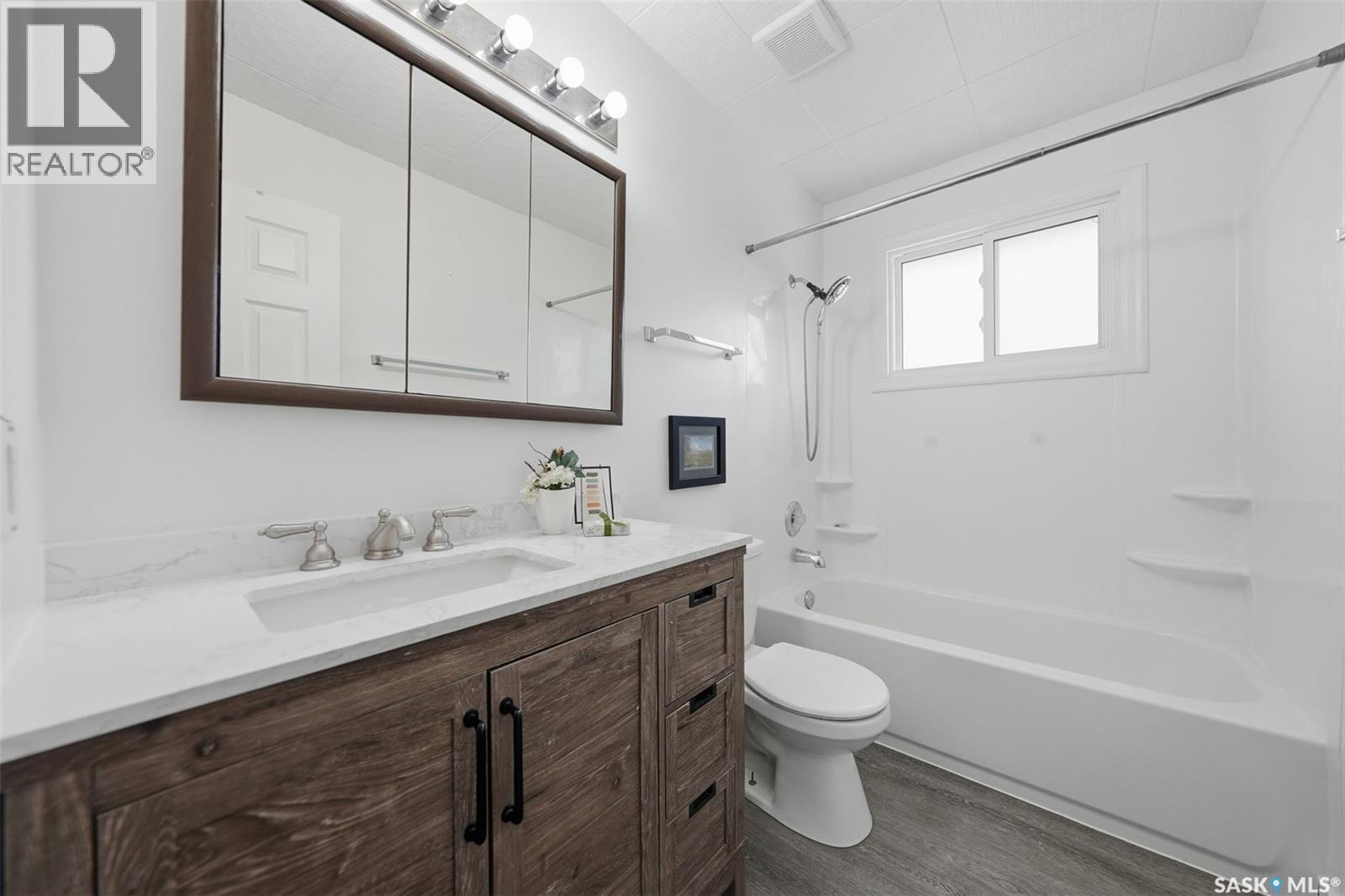 814 Steeves Avenue, Saskatoon, SK
