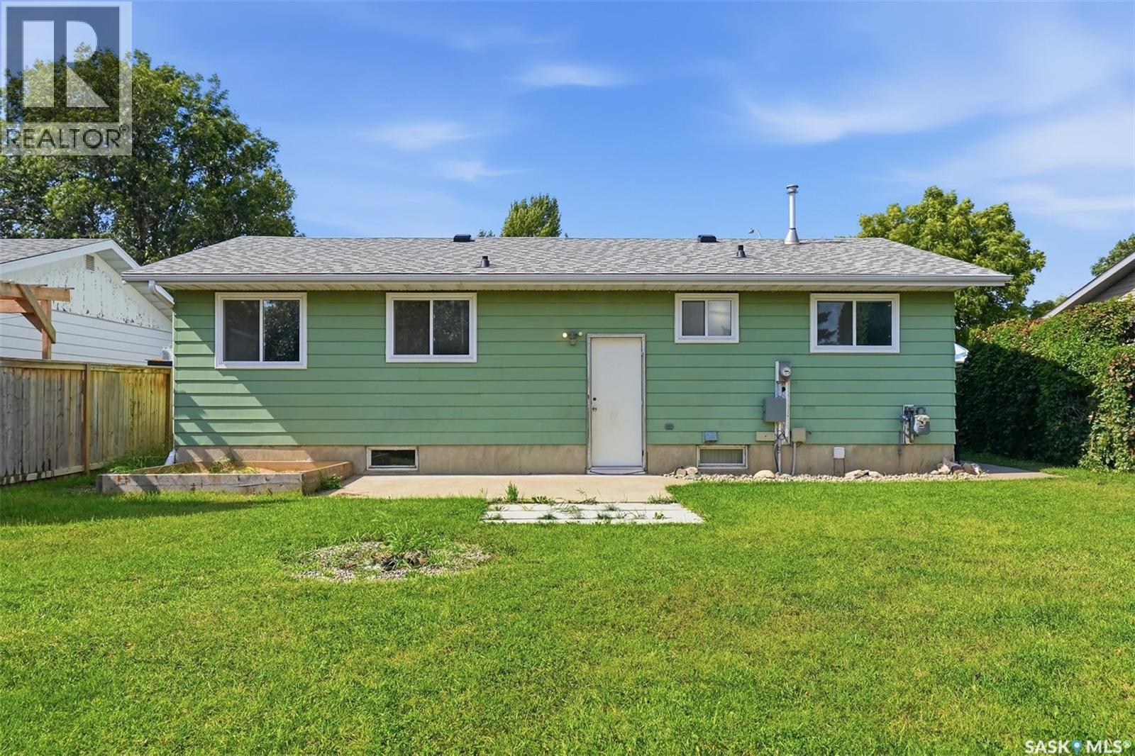 814 Steeves Avenue, Saskatoon, SK