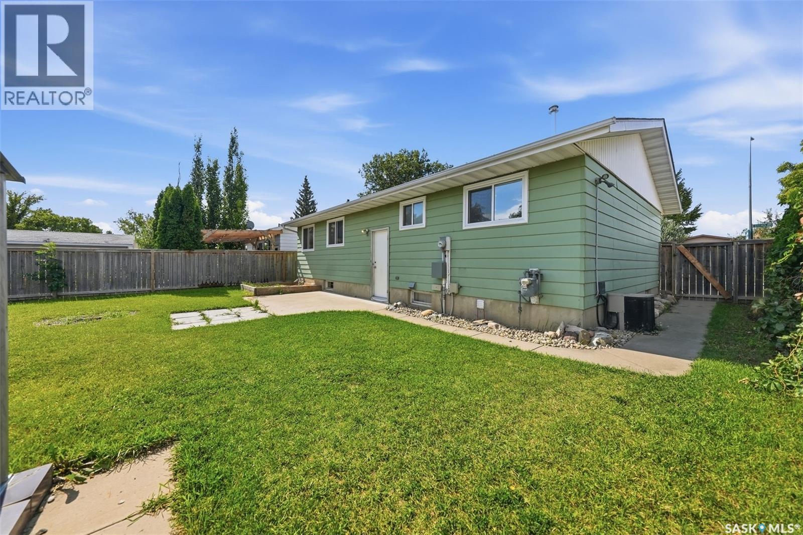 814 Steeves Avenue, Saskatoon, SK