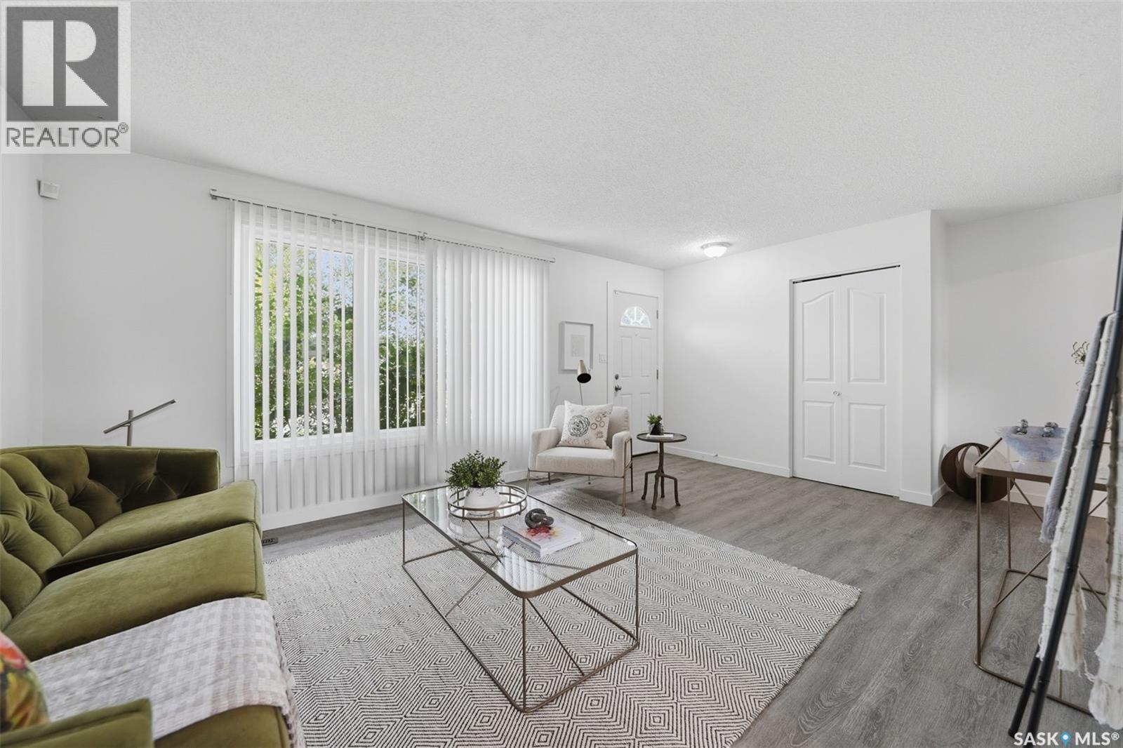 814 Steeves Avenue, Saskatoon, SK