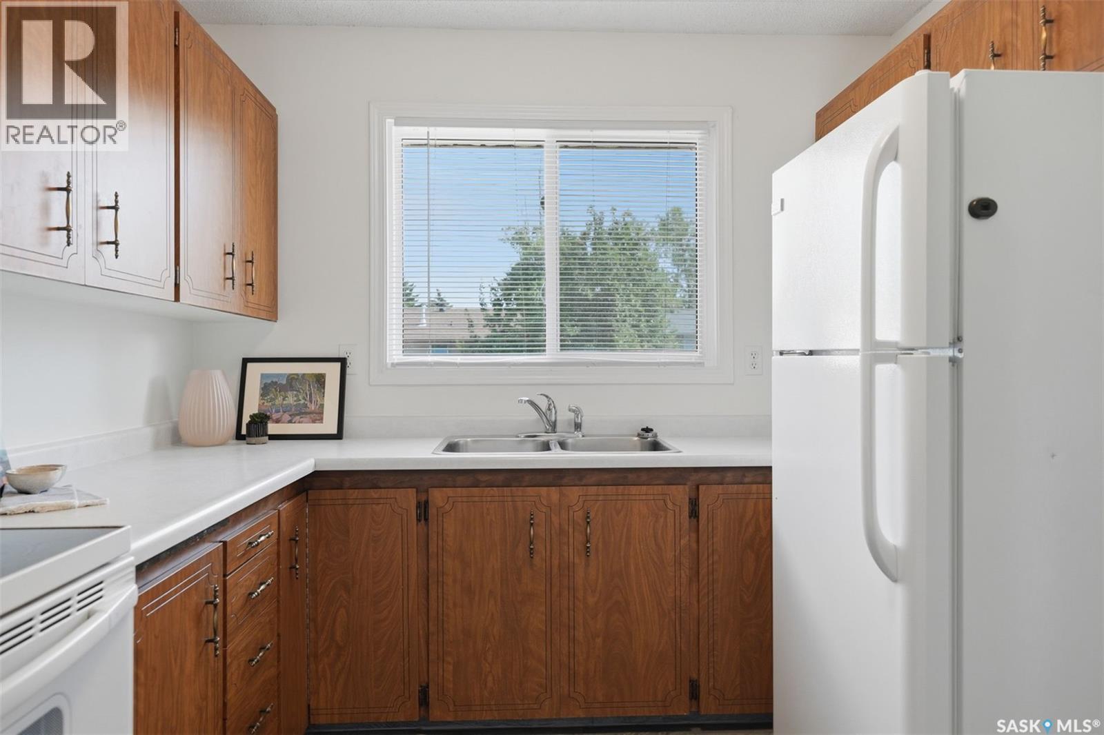 814 Steeves Avenue, Saskatoon, SK