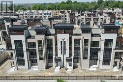 51 CREDIT LANE Richmond Hill, ON L4E 1G9