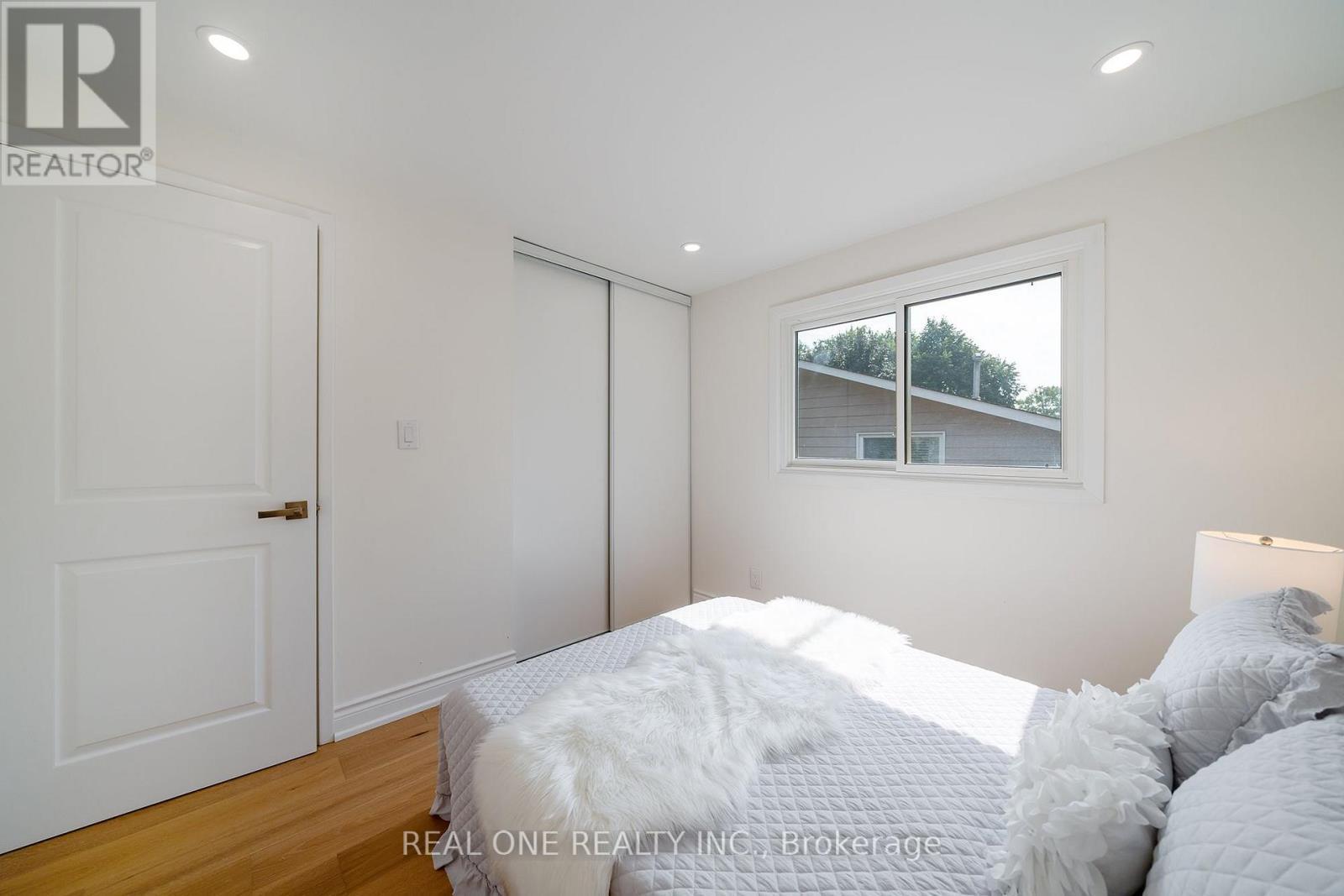 3148 Bentworth Drive, Burlington, ON
