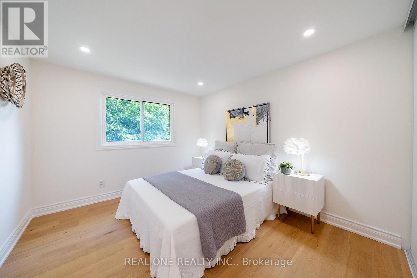 3148 Bentworth Drive, Burlington, ON