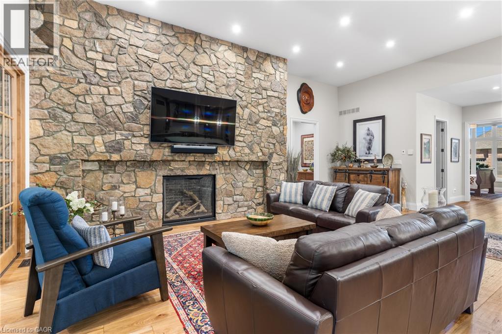 44 Pioneer Ridge Drive, Kitchener, ON