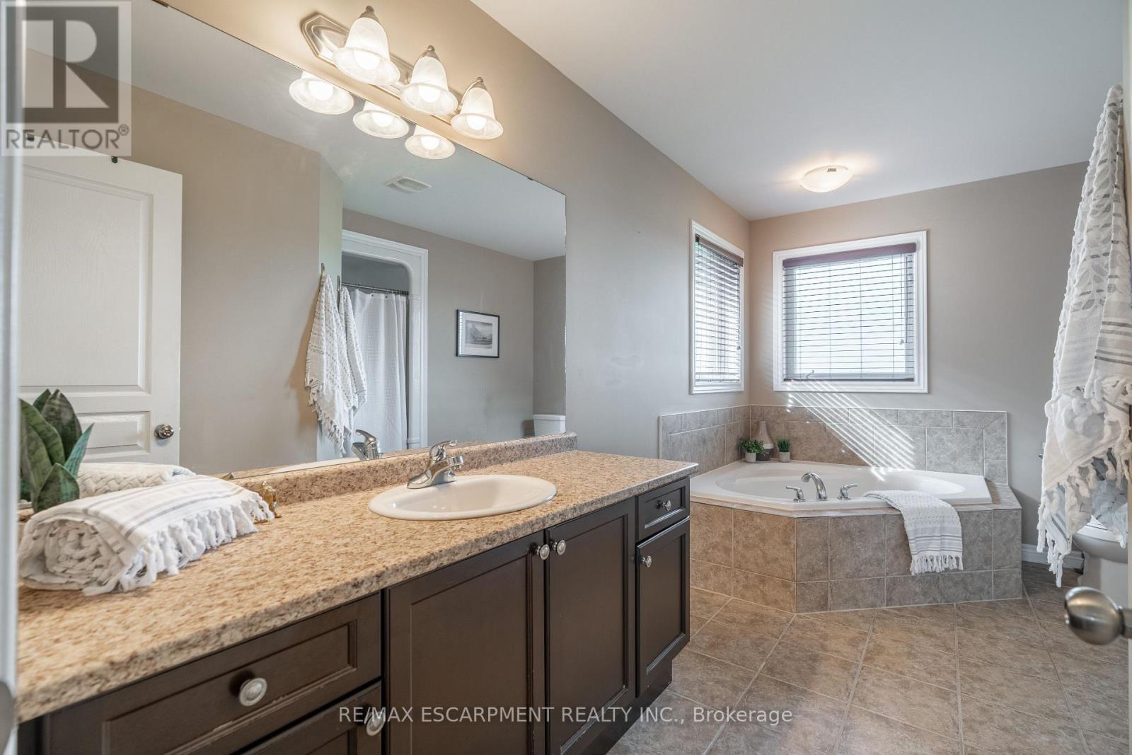 51 Showcase Drive, Hamilton, ON