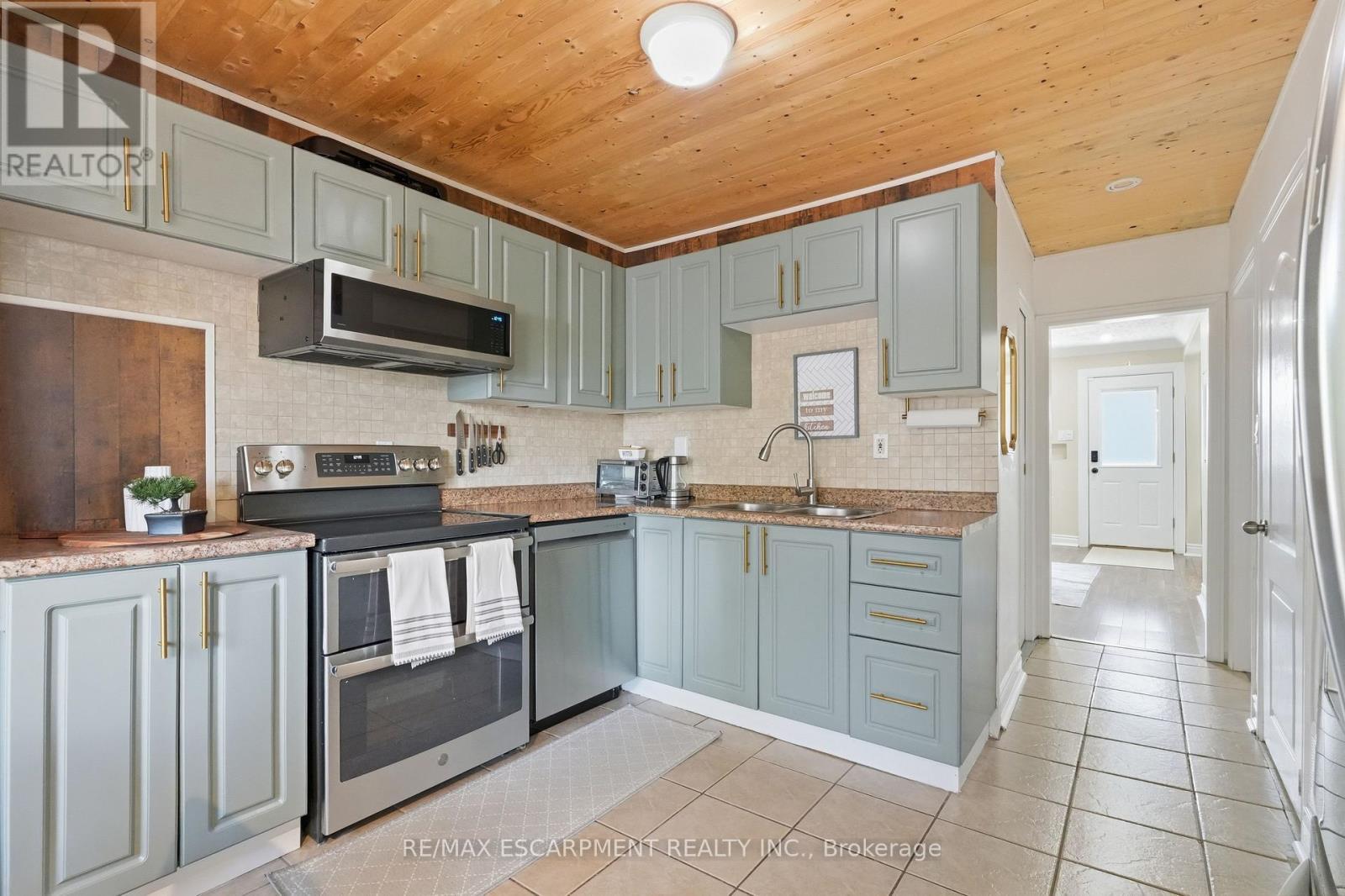 141 Mcanulty Boulevard, Hamilton, ON