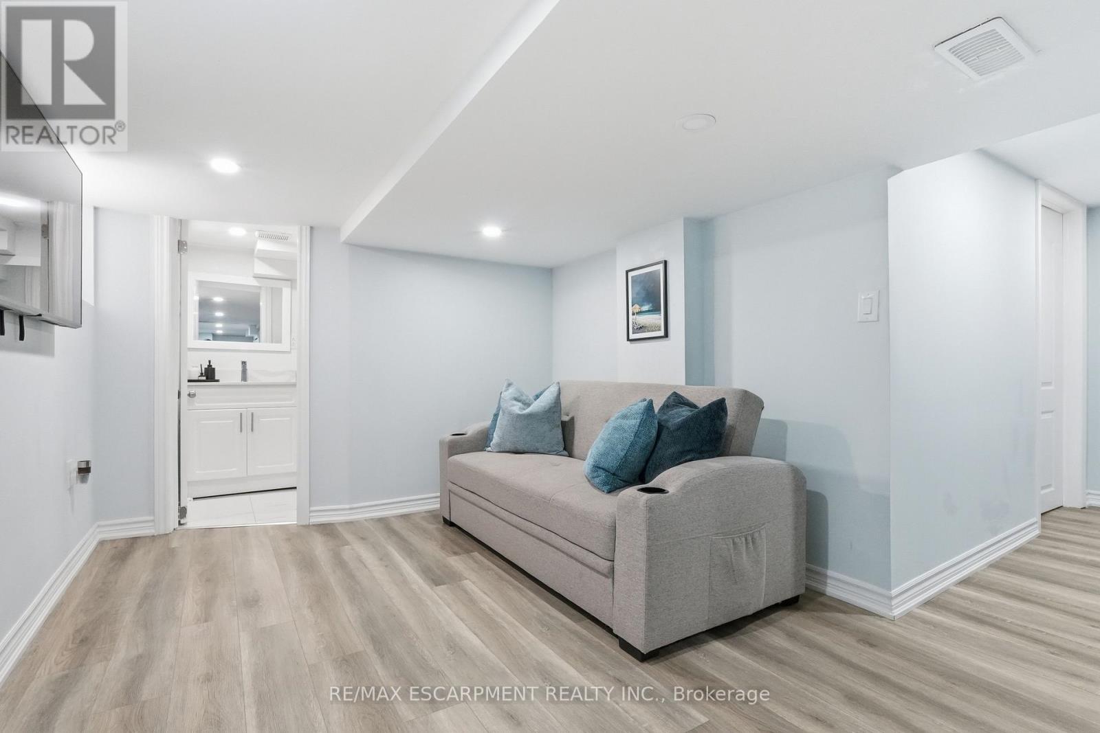 141 Mcanulty Boulevard, Hamilton, ON