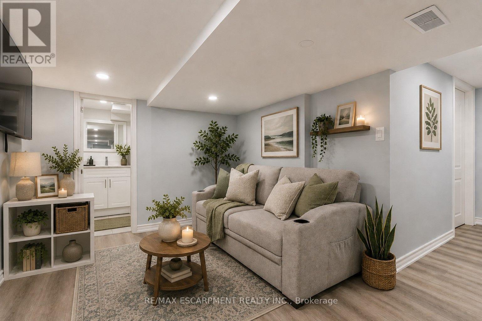 141 Mcanulty Boulevard, Hamilton, ON
