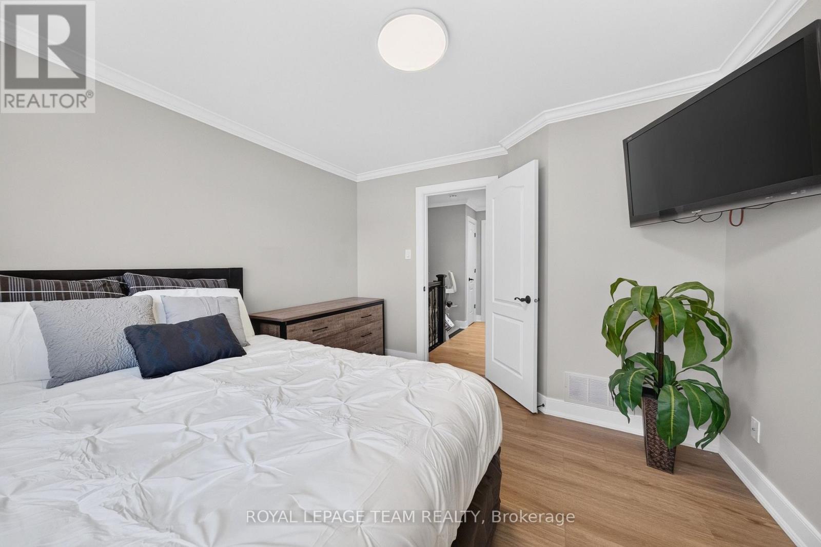 105 Brae Crescent, Ottawa, ON