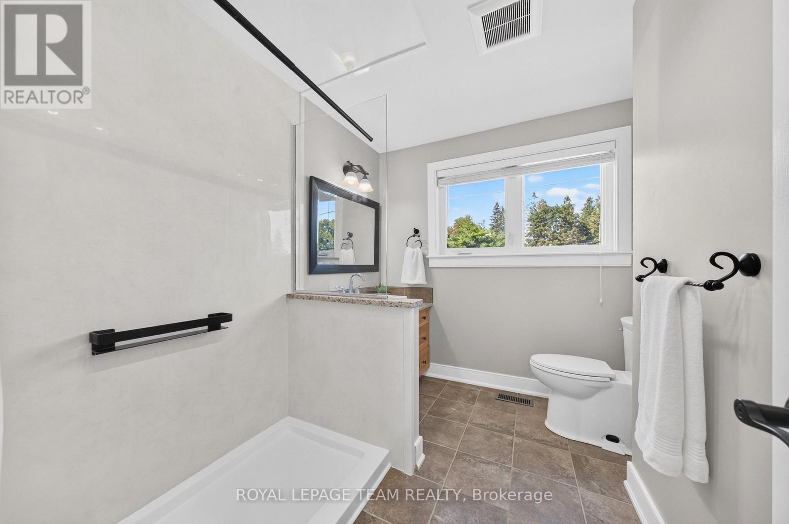 105 Brae Crescent, Ottawa, ON
