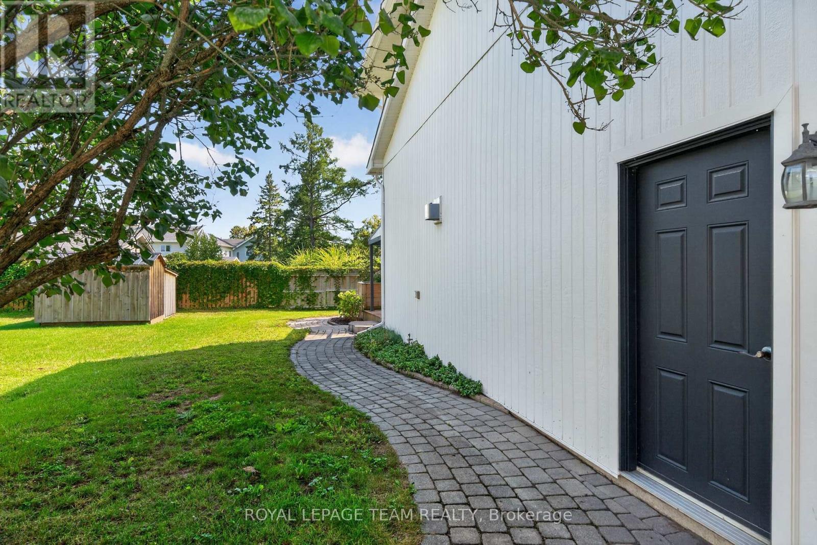 105 Brae Crescent, Ottawa, ON