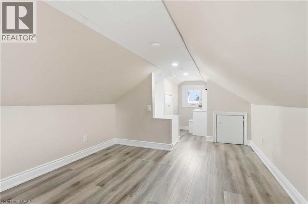 141 Mcanulty Boulevard, Hamilton, ON
