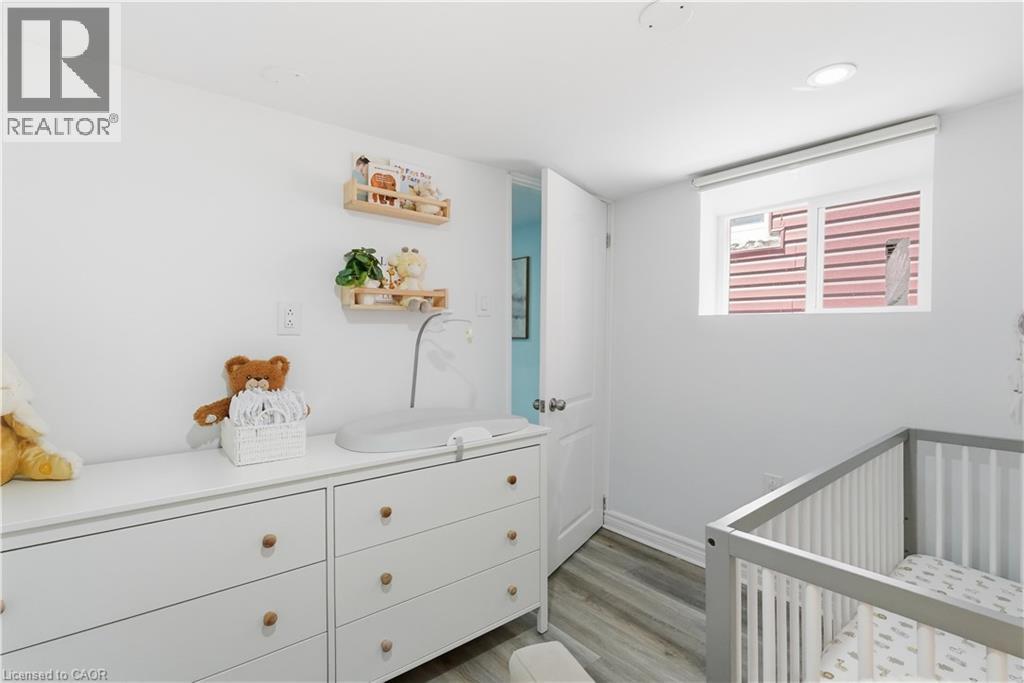 141 Mcanulty Boulevard, Hamilton, ON